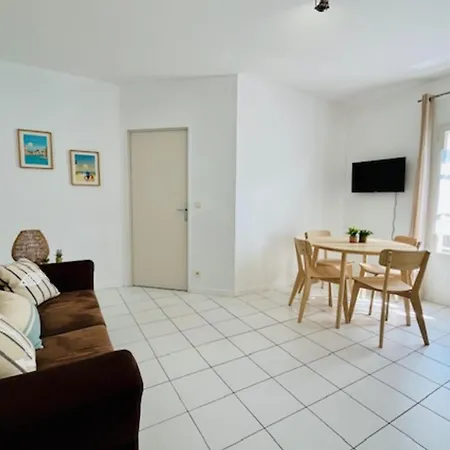 Pleasant T2 With Pool In דירה